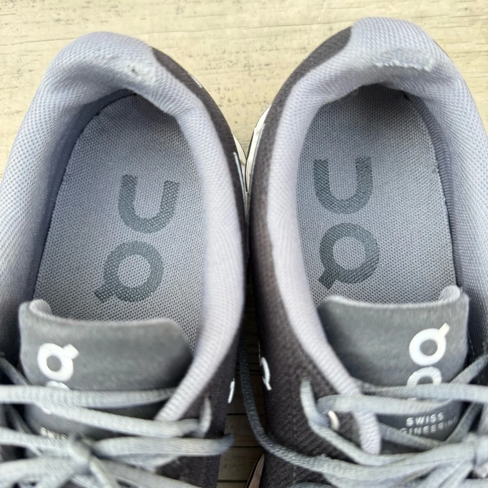 ON Running Cloud 6 Running Shoes in Black and White size 8.5 - Picture 13 of 16